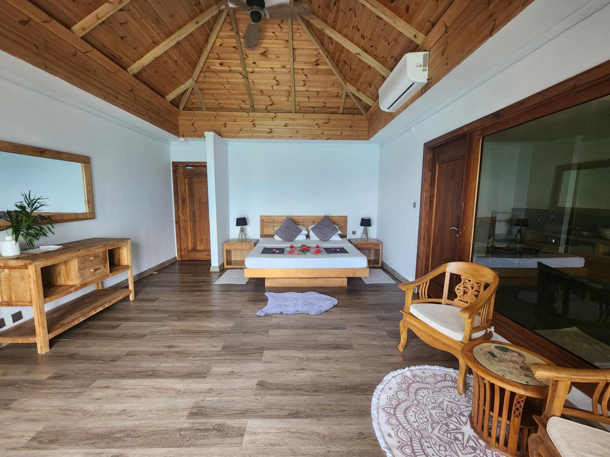 Marquise & Infinity Villas Glacis  Exterior photo